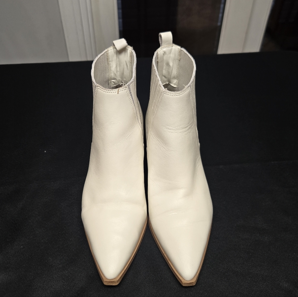 Marc Fisher Ltd Yarita Bootie Ivory Bone Western Chelsea Boot Hipster 8.5 - Picture 2 of 8